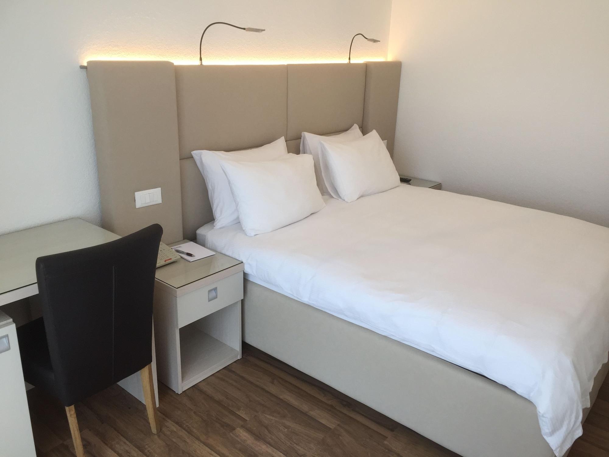 Hotel Campione Bissone Bagian luar foto
