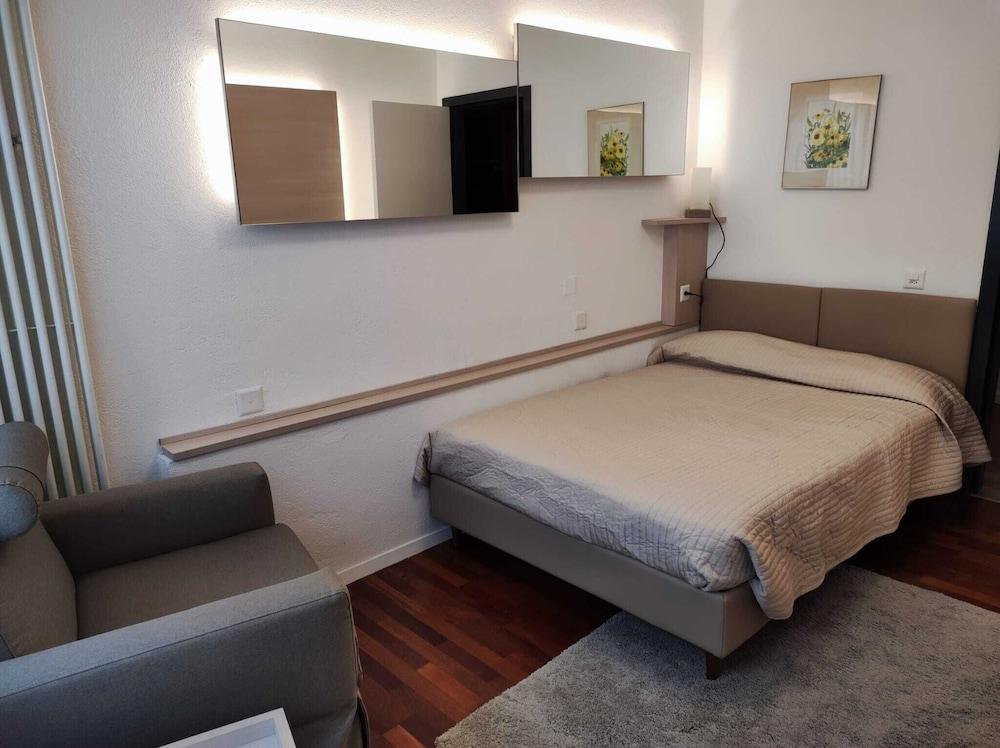 Hotel Campione Bissone Bagian luar foto