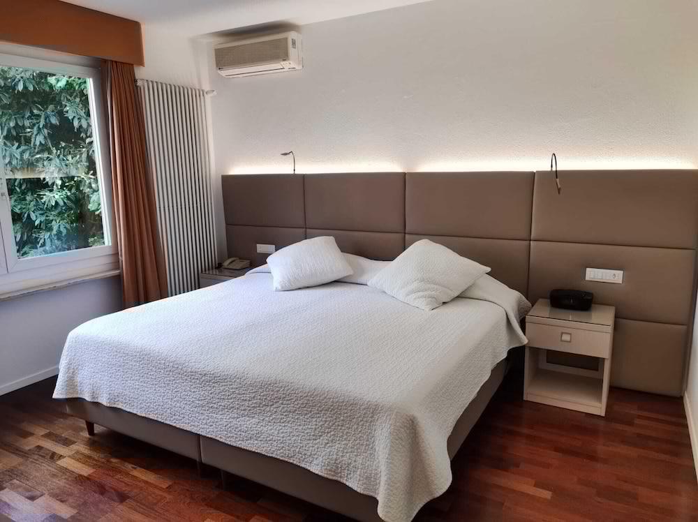 Hotel Campione Bissone Bagian luar foto