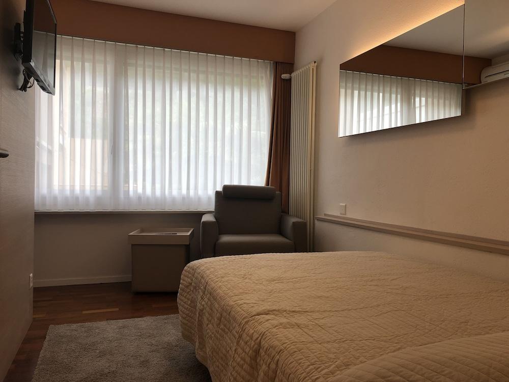 Hotel Campione Bissone Bagian luar foto
