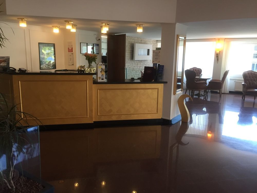 Hotel Campione Bissone Bagian luar foto